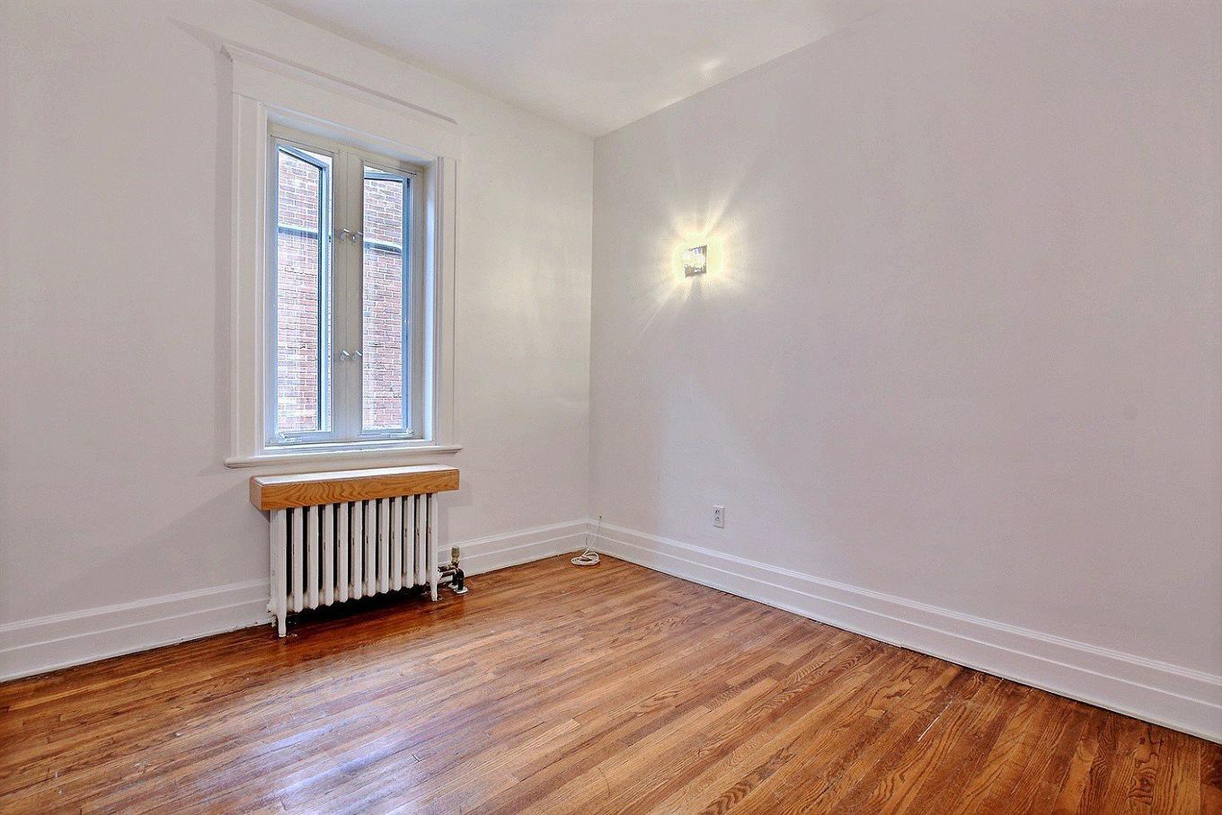 Chambre à coucher - 4328 Av. Coolbrook, Montréal (Côte-Des-Neiges/Notre-Dame-De-Grâce), QC - Indoor Photo Showing Other Room