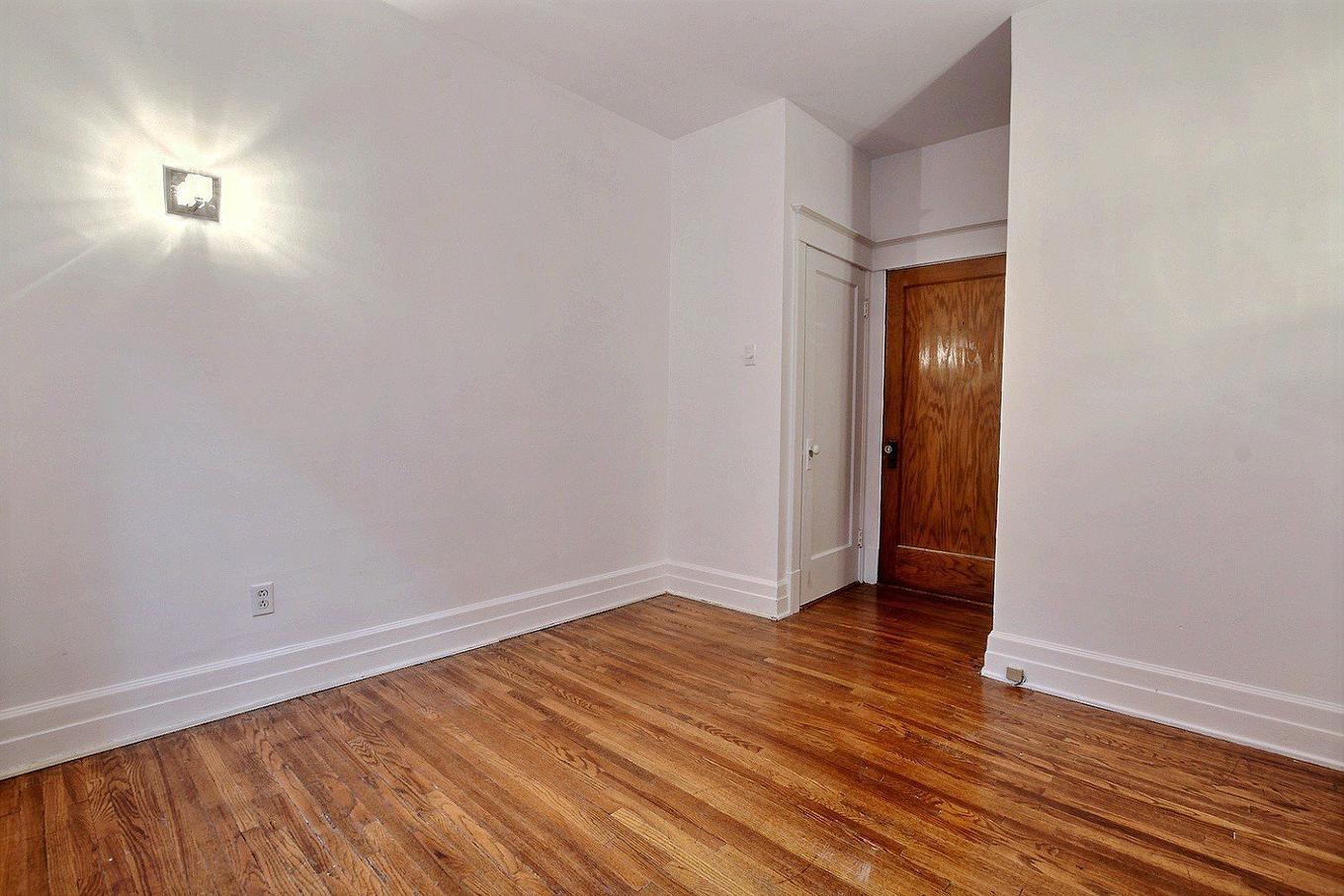 Chambre à coucher - 4328 Av. Coolbrook, Montréal (Côte-Des-Neiges/Notre-Dame-De-Grâce), QC - Indoor Photo Showing Other Room