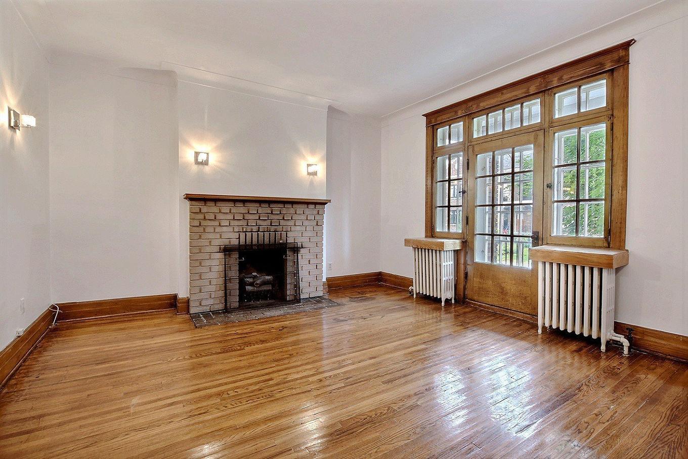 Salon - 4328 Av. Coolbrook, Montréal (Côte-Des-Neiges/Notre-Dame-De-Grâce), QC - Indoor Photo Showing Living Room With Fireplace