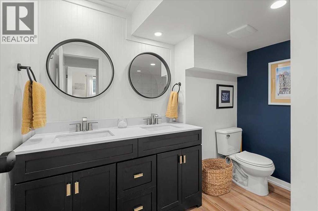 Lower Suite - 2023 35 Avenue Sw, Calgary, AB - Indoor Photo Showing Bathroom