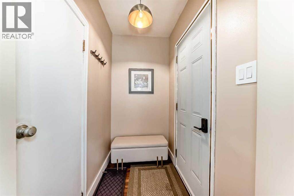 133 28 Avenue Ne, Calgary, AB - Outdoor With Deck Patio Veranda