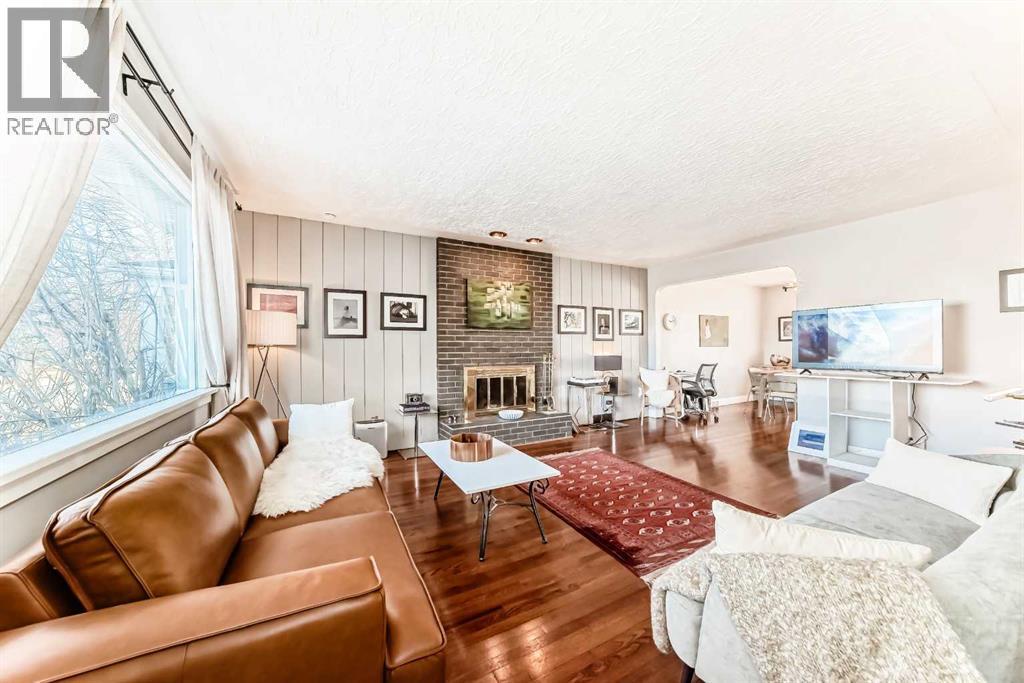 133 28 Avenue Ne, Calgary, AB - Outdoor With Exterior