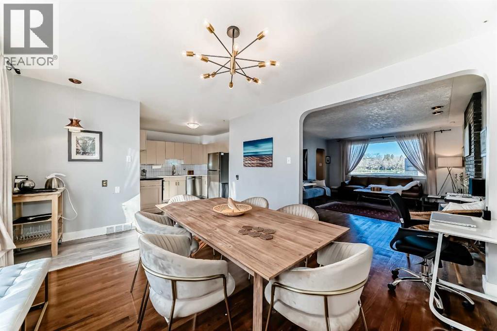 133 28 Avenue Ne, Calgary, AB - Indoor Photo Showing Kitchen
