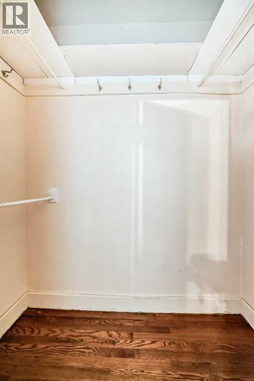 133 28 Avenue Ne, Calgary, AB - Indoor Photo Showing Bedroom