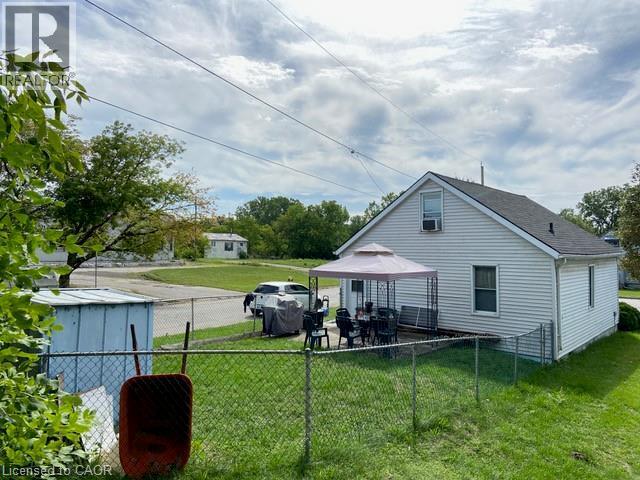 patio - 13 Second Avenue E, Simcoe, ON - Outdoor