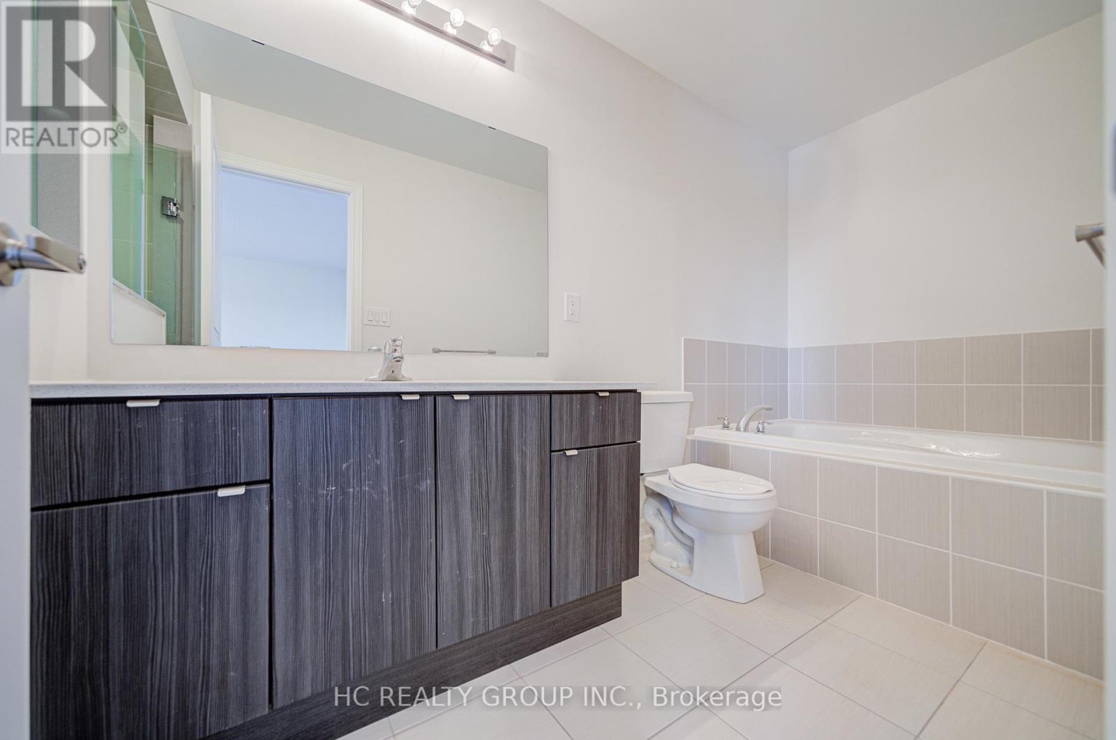 119 Gordon Circle, Newmarket, ON - Indoor Photo Showing Bathroom