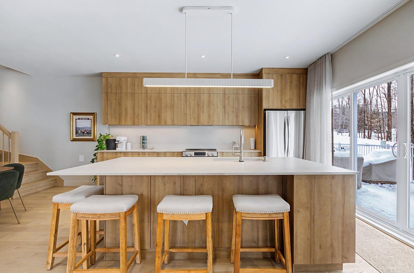 Cuisine - 103-141 Rue Du Cercle-Des-Cantons, Bromont, QC - Indoor