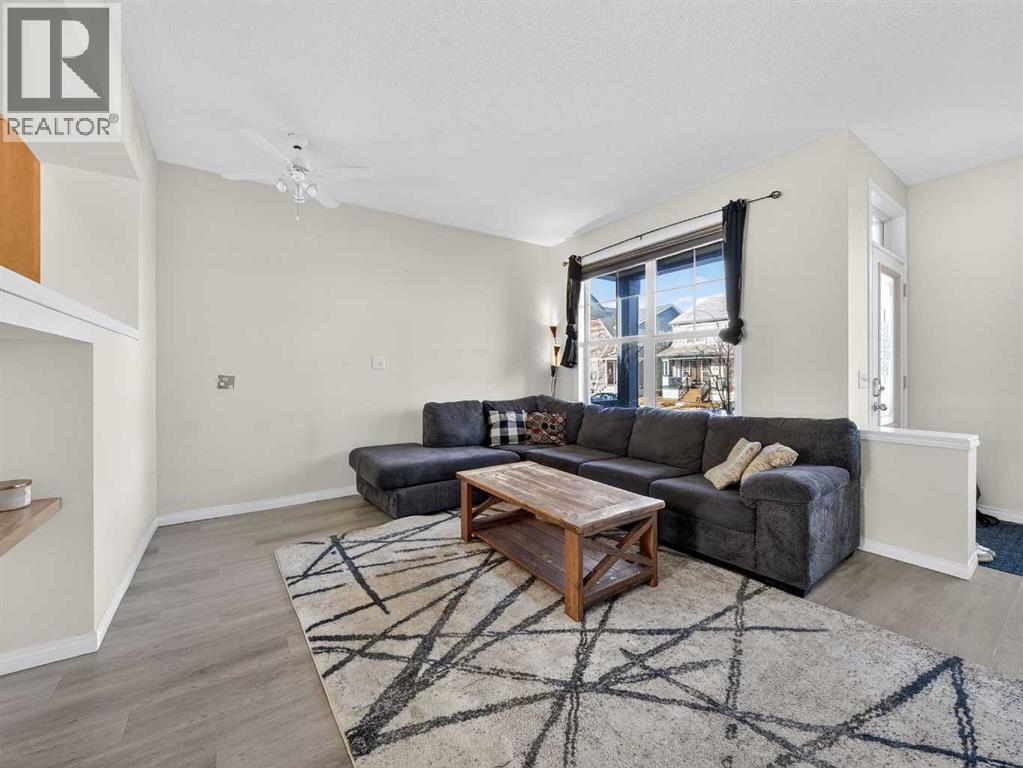 37 Auburn Bay View Se, Calgary, AB - Indoor Photo Showing Living Room