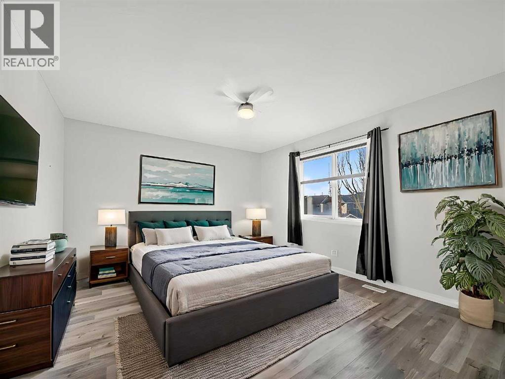 37 Auburn Bay View Se, Calgary, AB - Indoor Photo Showing Bedroom