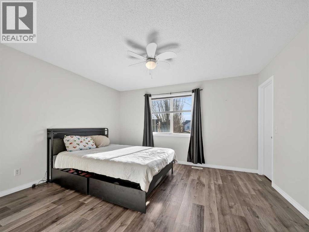 37 Auburn Bay View Se, Calgary, AB - Indoor Photo Showing Bedroom