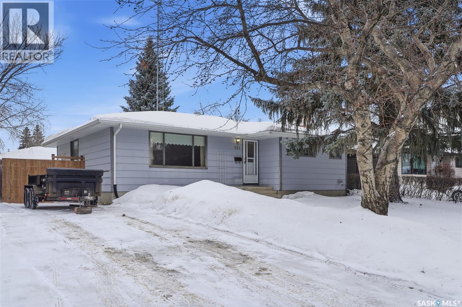121 Simon Fraser Crescent, Saskatoon, SK - Outdoor