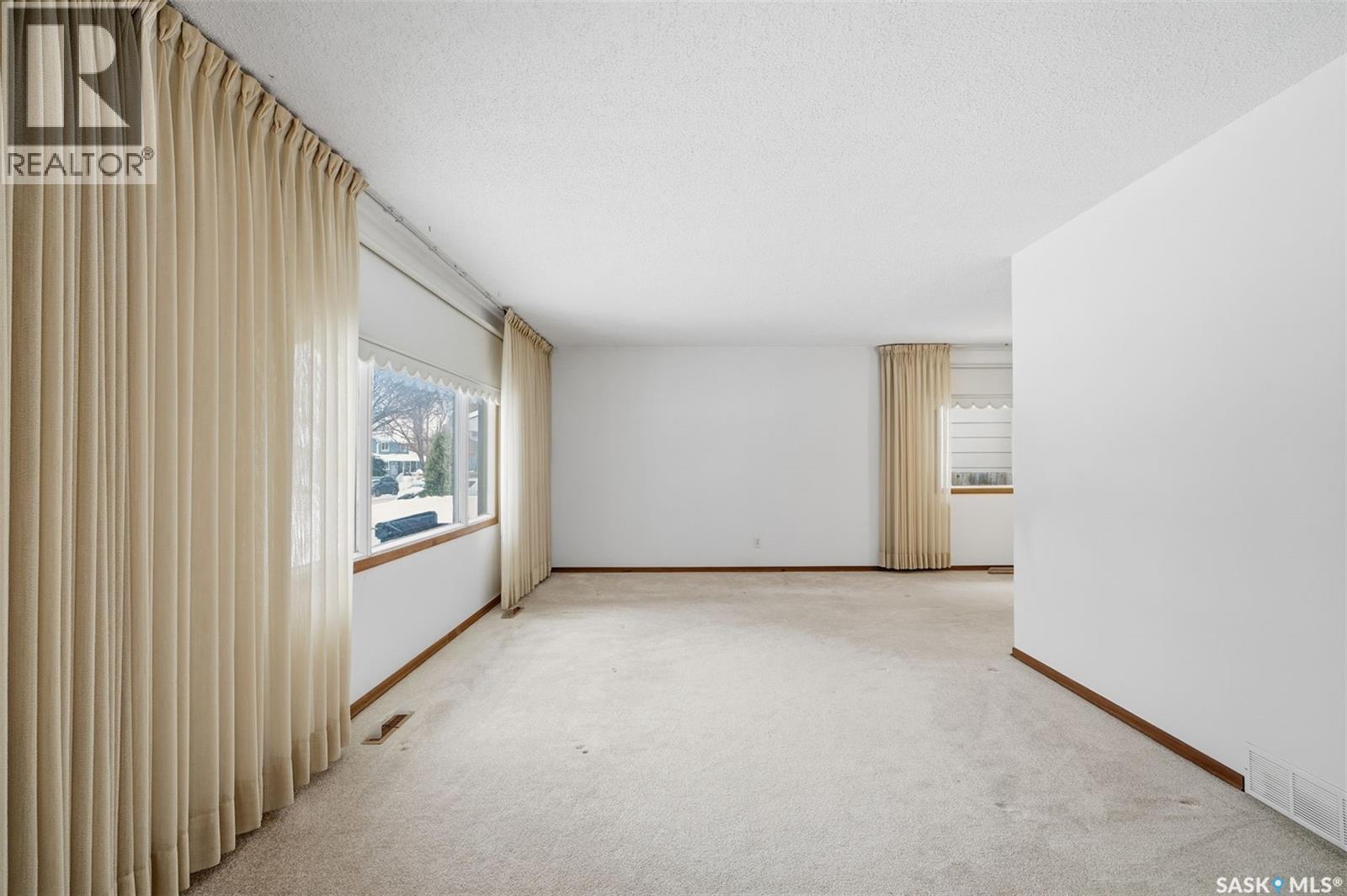 121 Simon Fraser Crescent, Saskatoon, SK - Indoor Photo Showing Other Room