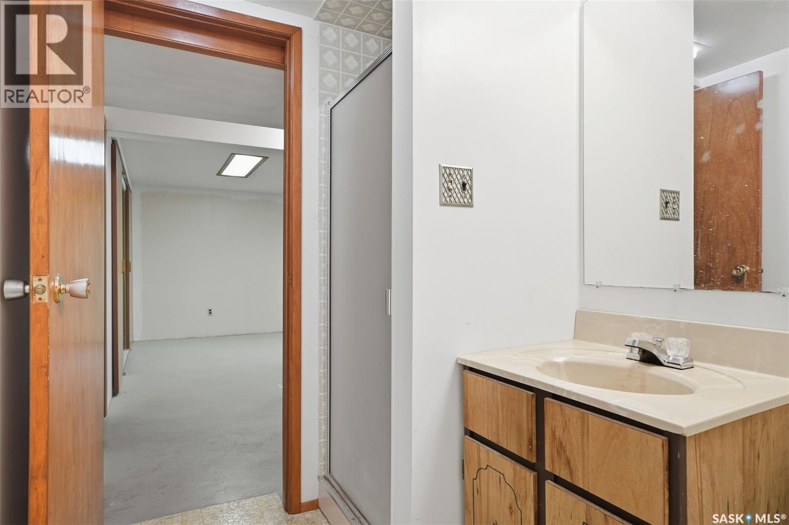 121 Simon Fraser Crescent, Saskatoon, SK - Indoor Photo Showing Bathroom