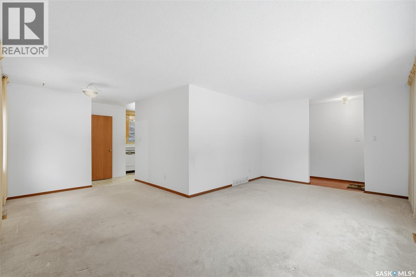 121 Simon Fraser Crescent, Saskatoon, SK - Indoor Photo Showing Other Room