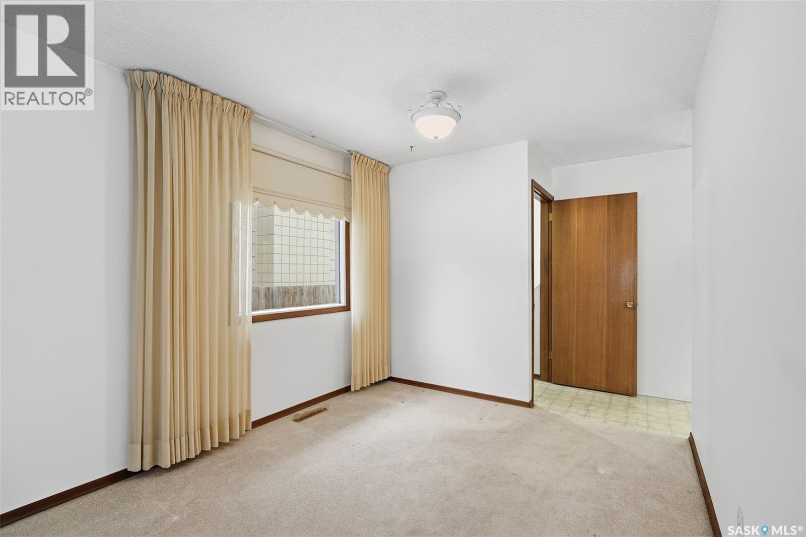 121 Simon Fraser Crescent, Saskatoon, SK - Indoor Photo Showing Other Room