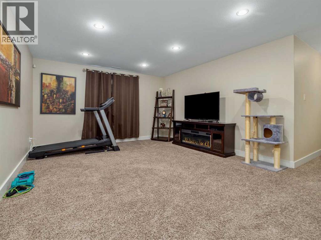 18 Northlander Road W, Lethbridge, AB - Indoor