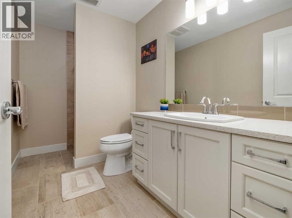 18 Northlander Road W, Lethbridge, AB - Indoor Photo Showing Bathroom
