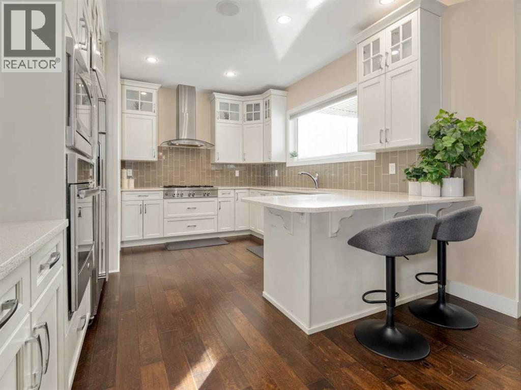 18 Northlander Road W, Lethbridge, AB - Indoor Photo Showing Kitchen With Upgraded Kitchen