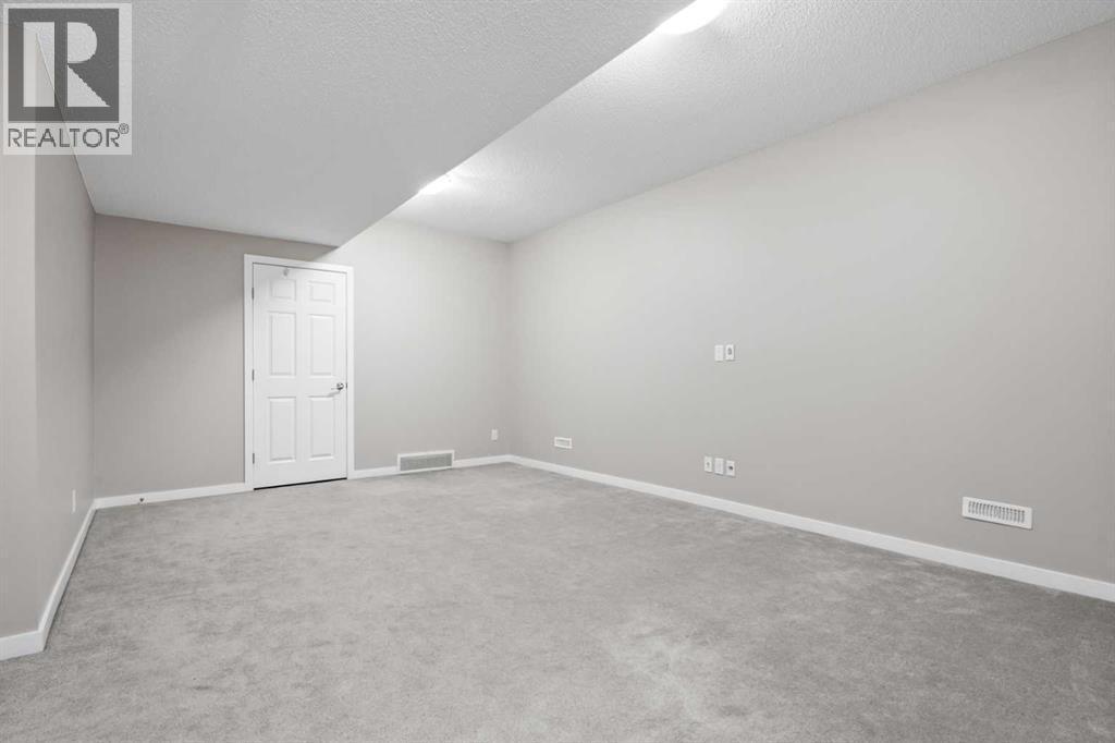 368 Redstone Drive Ne, Calgary, AB - Indoor Photo Showing Other Room