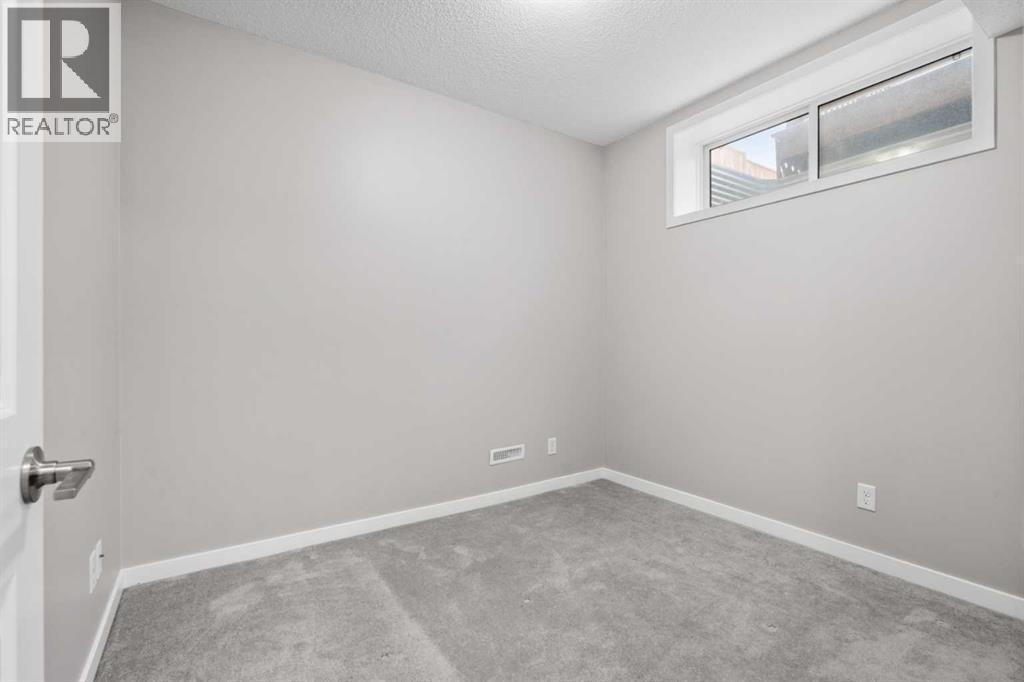 368 Redstone Drive Ne, Calgary, AB - Indoor Photo Showing Other Room