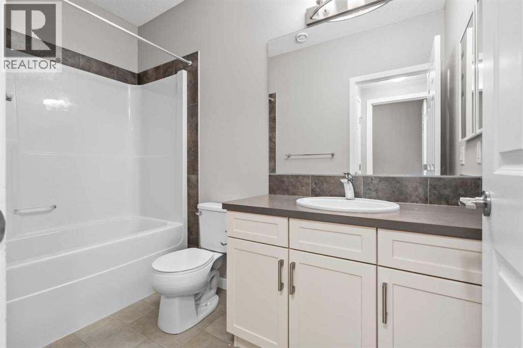 368 Redstone Drive Ne, Calgary, AB - Indoor Photo Showing Bathroom
