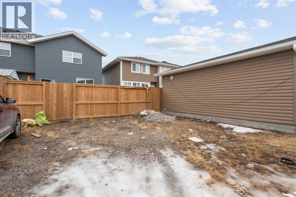 368 Redstone Drive Ne, Calgary, AB - Outdoor
