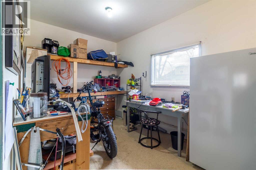 253 51 Avenue E, Claresholm, AB - Indoor