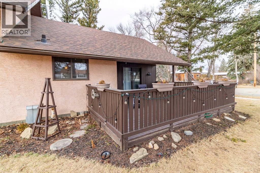 253 51 Avenue E, Claresholm, AB - Outdoor With Deck Patio Veranda