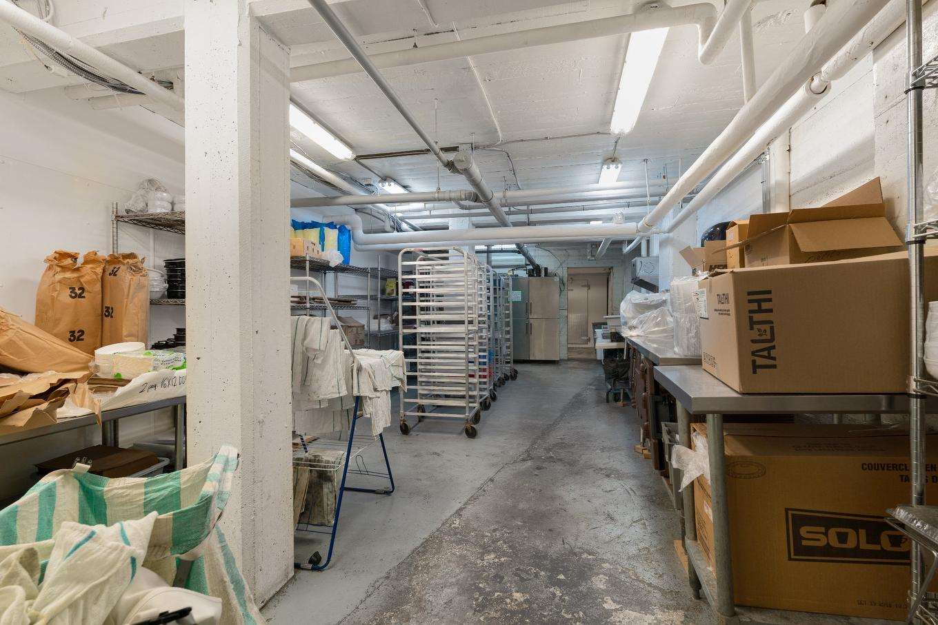 Overall view - 82-82 - 90 Rue Wellington N., Sherbrooke (Les Nations), QC - Indoor Photo Showing Garage