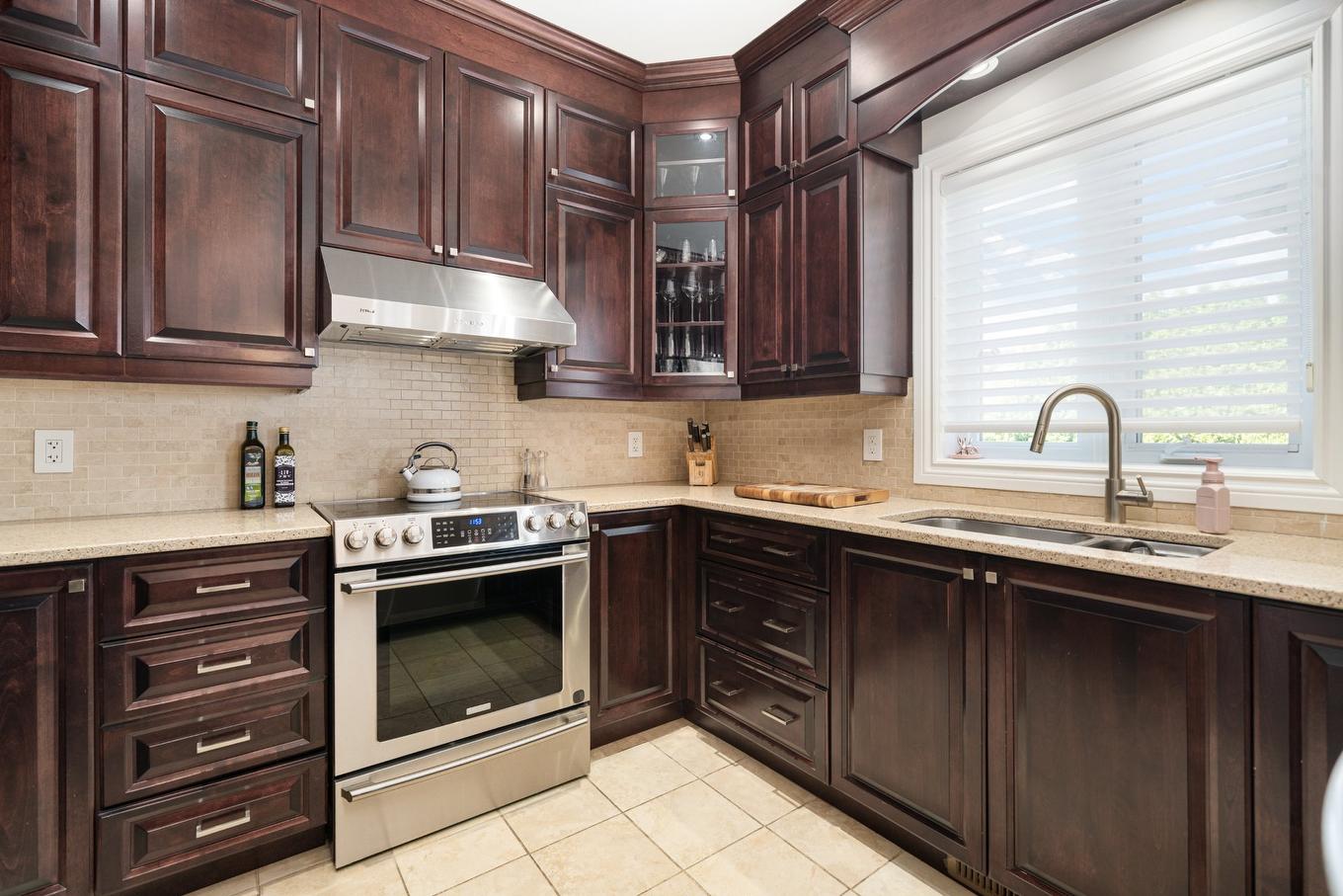 Cuisine - 4848 Rue De La Carriole, Montréal (Pierrefonds-Roxboro), QC - Indoor Photo Showing Kitchen With Double Sink With Upgraded Kitchen
