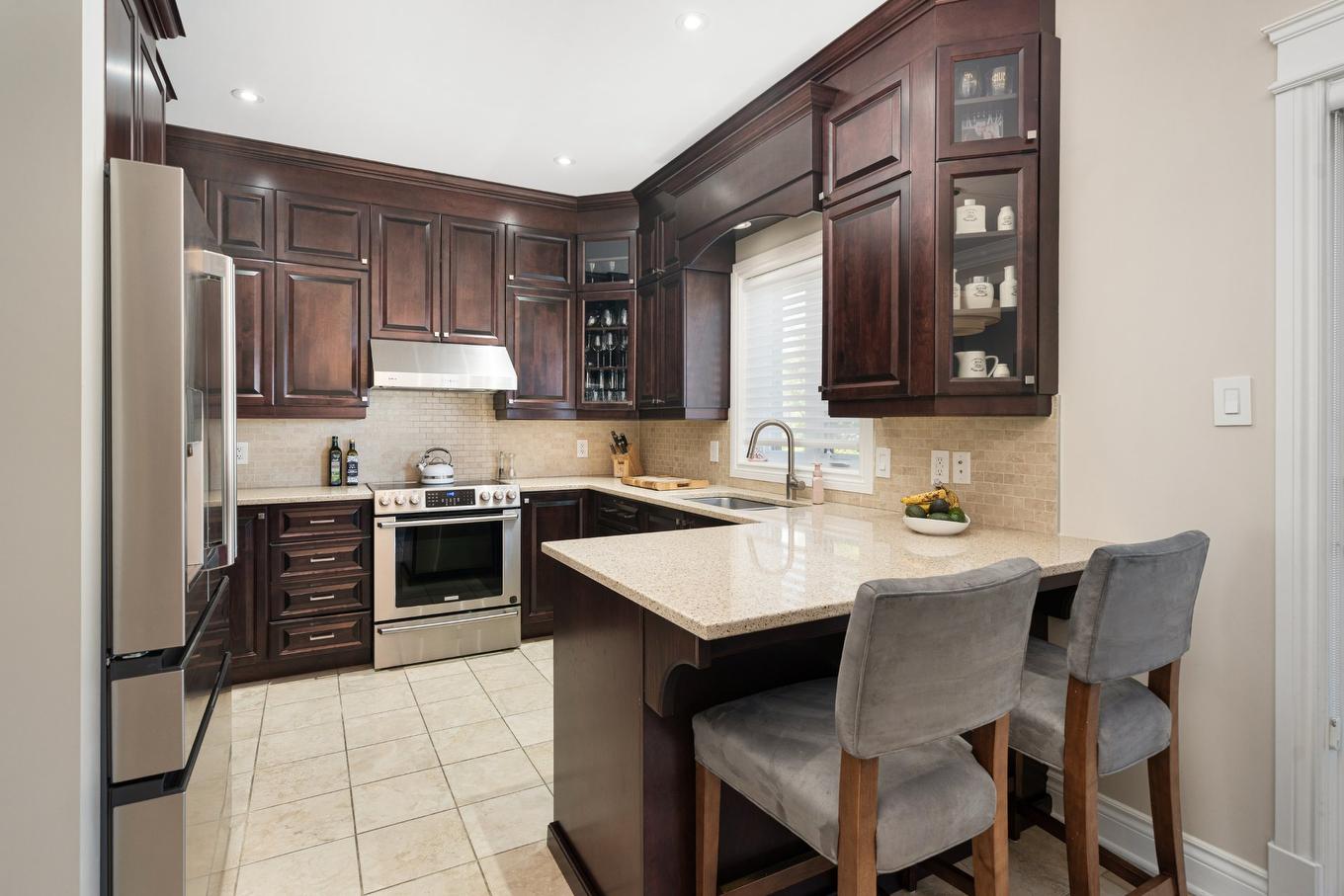 Cuisine - 4848 Rue De La Carriole, Montréal (Pierrefonds-Roxboro), QC - Indoor Photo Showing Kitchen With Upgraded Kitchen