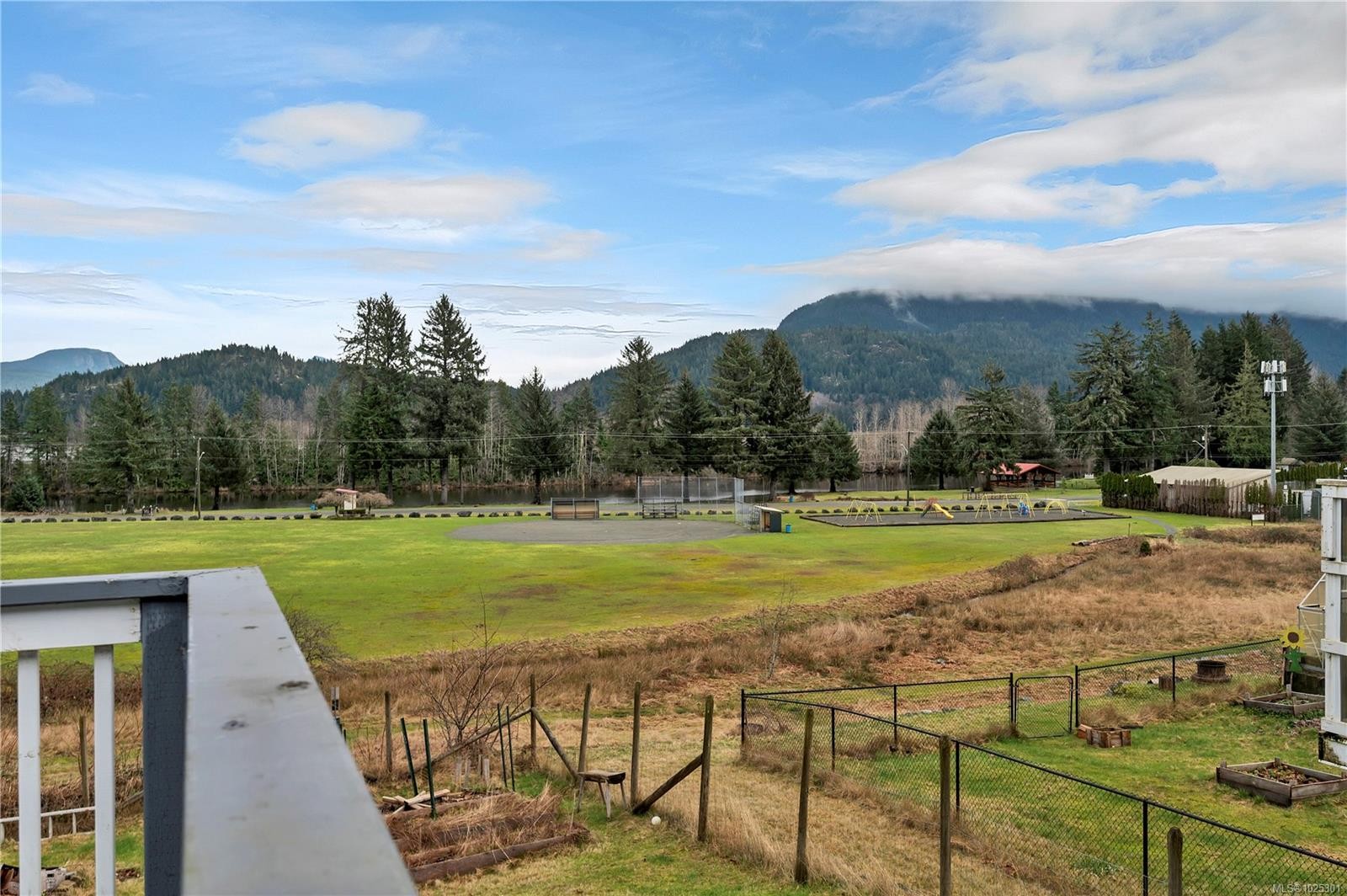 431 Macmillan Dr, Sayward, BC