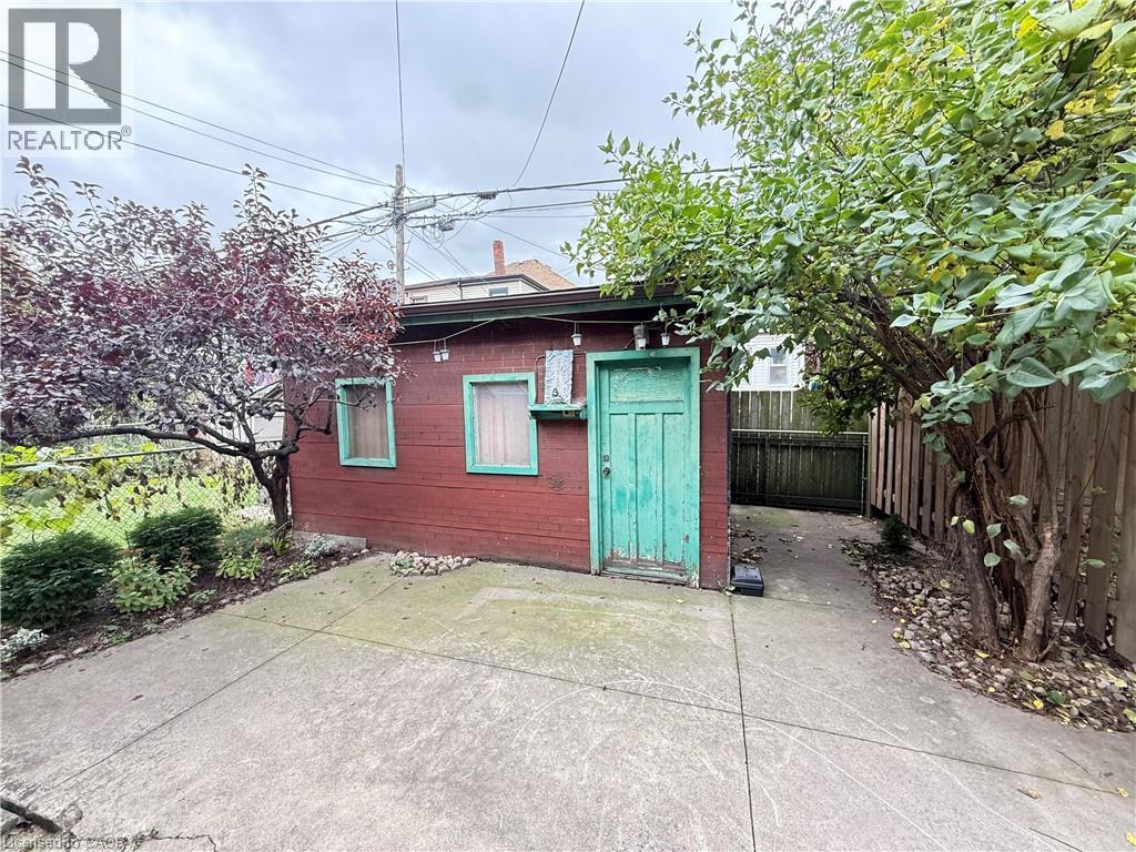 View of outbuilding - 24 Somerset Avenue, Hamilton, ON - Outdoor