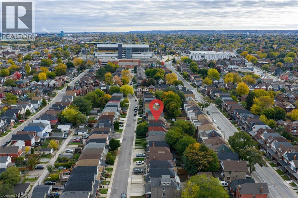 Aerial view of residential area - 24 Somerset Avenue, Hamilton, ON - Outdoor With View