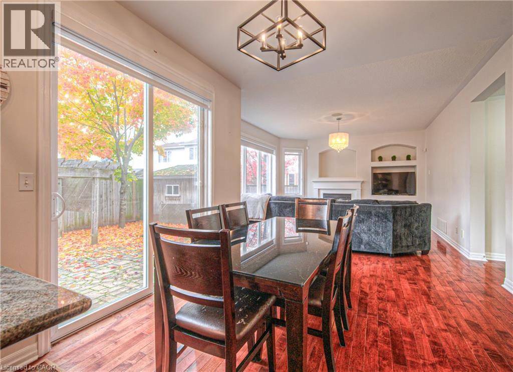 47 Dellgrove Circle, Cambridge, ON - Indoor Photo Showing Dining Room
