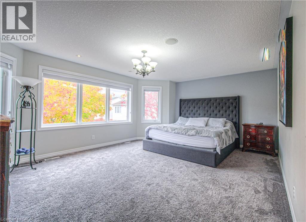 47 Dellgrove Circle, Cambridge, ON - Indoor Photo Showing Bedroom