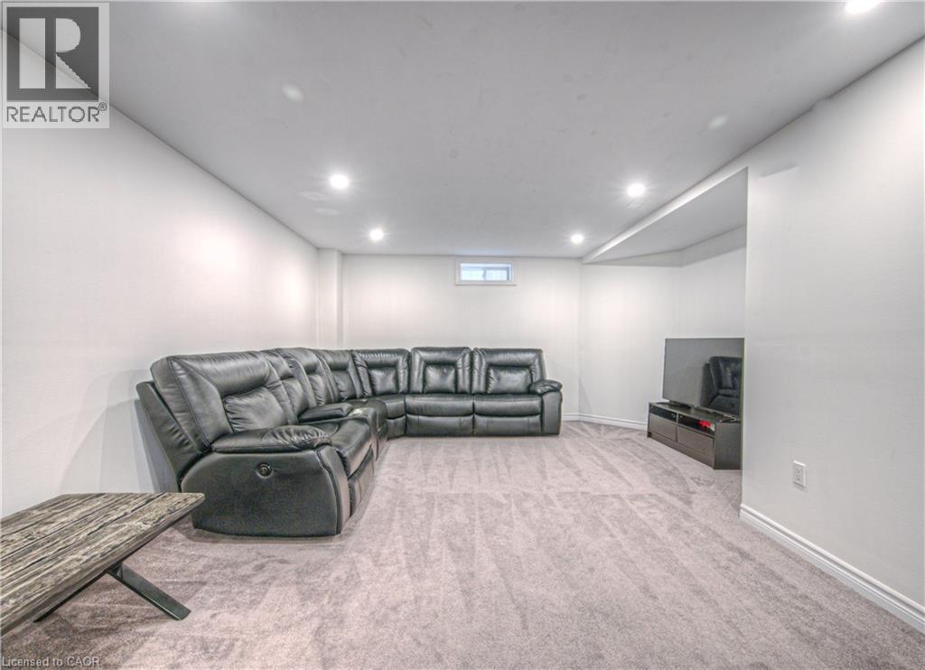 47 Dellgrove Circle, Cambridge, ON - Indoor Photo Showing Other Room