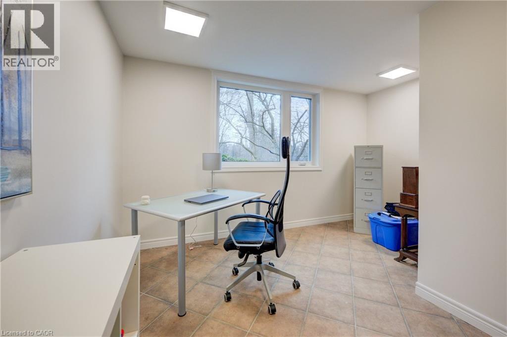 Unfurnished office featuring light tile patterned floors and baseboards - 279 Ferndale Place, Waterloo, ON - Indoor Photo Showing Office