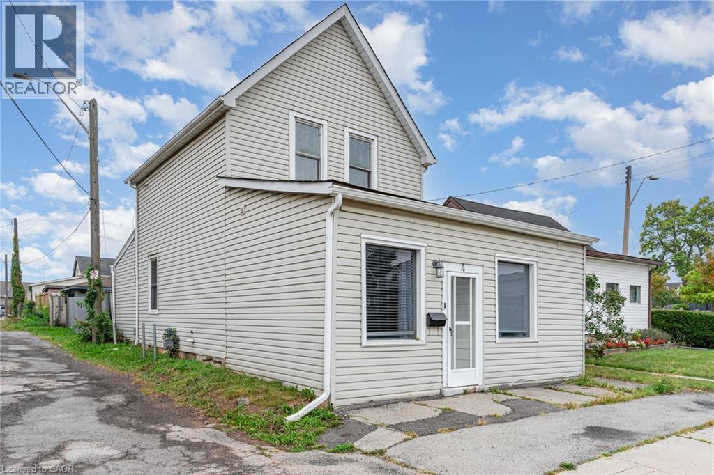 4 Robins Avenue, Hamilton, ON - Outdoor