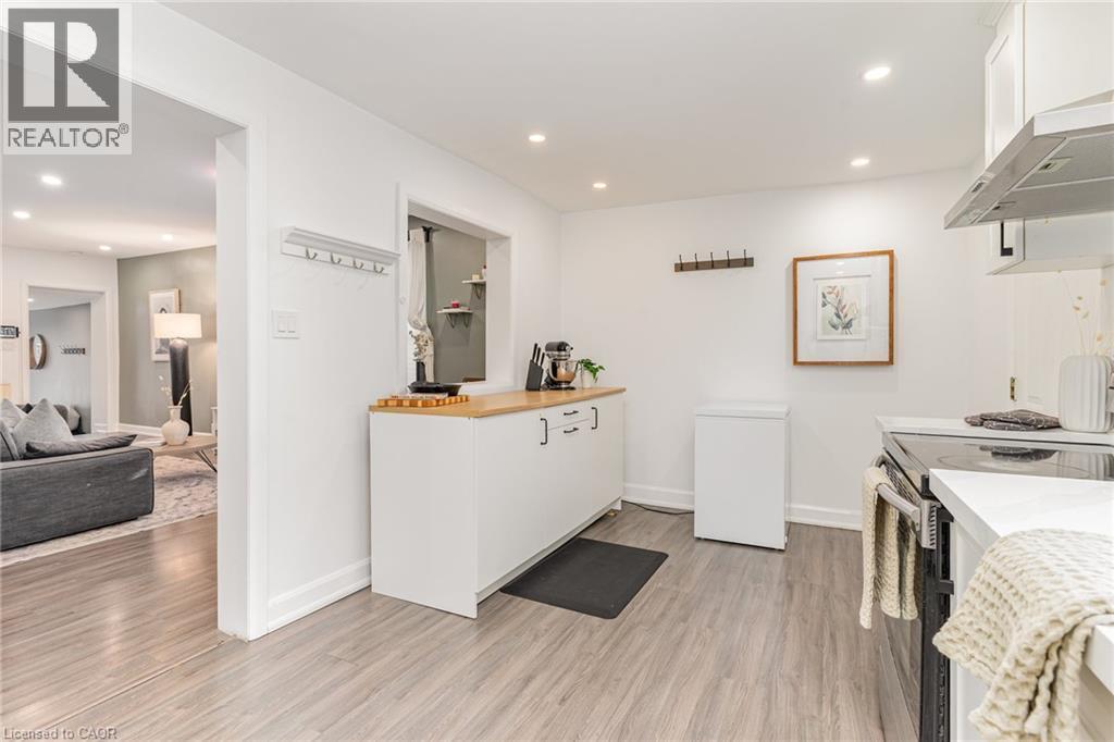 4 Robins Avenue, Hamilton, ON - Indoor