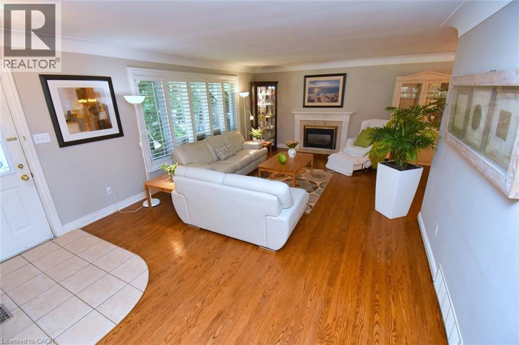 4131 Lorraine Crescent, Burlington, ON - Indoor Photo Showing Living Room With Fireplace