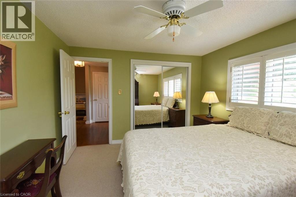 4131 Lorraine Crescent, Burlington, ON - Indoor Photo Showing Bedroom