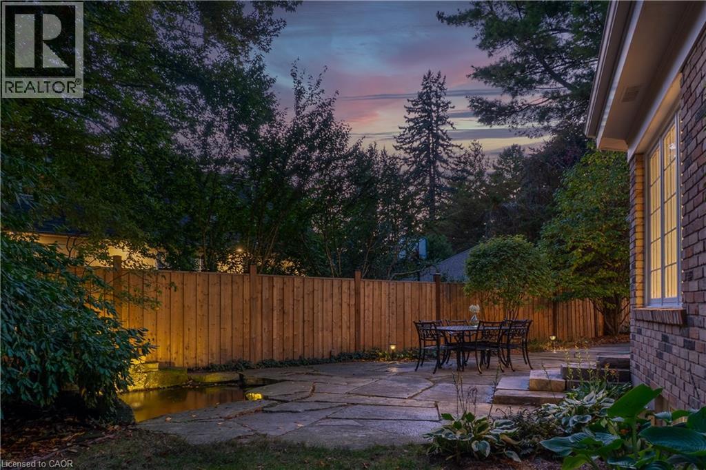 206 Rossmore Boulevard, Burlington, ON - Outdoor With Deck Patio Veranda