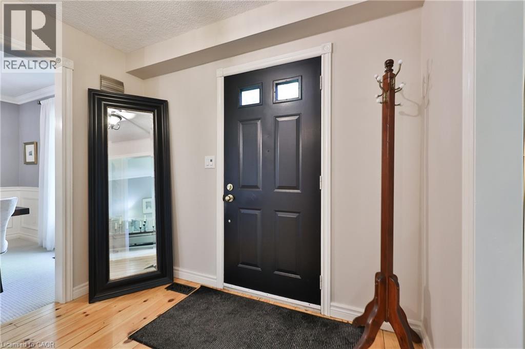 206 Rossmore Boulevard, Burlington, ON - Indoor Photo Showing Other Room