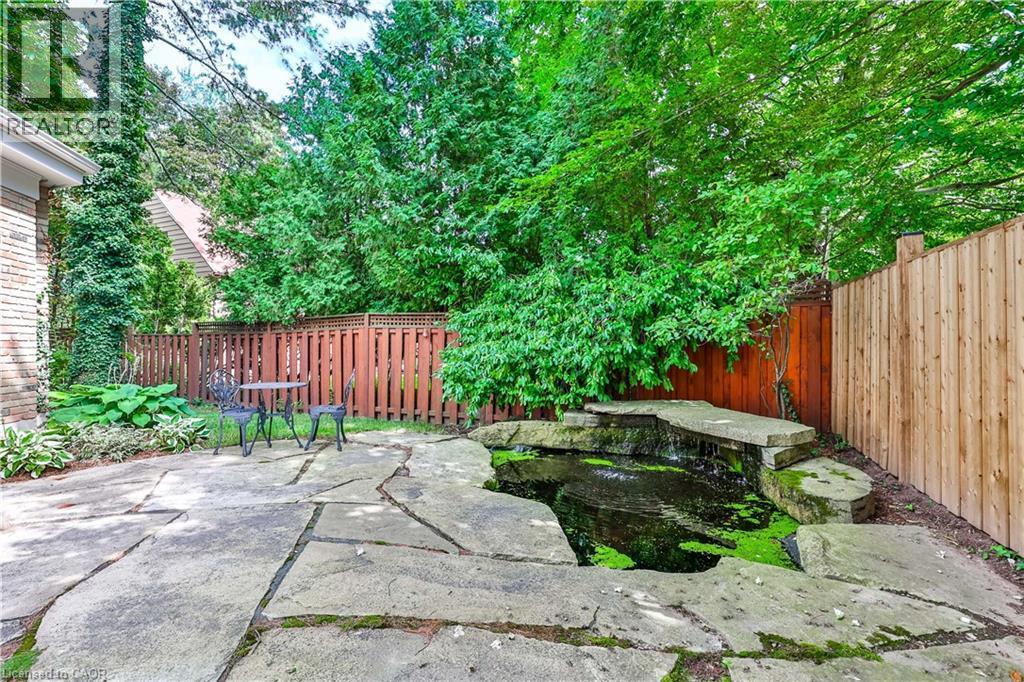 206 Rossmore Boulevard, Burlington, ON - Outdoor