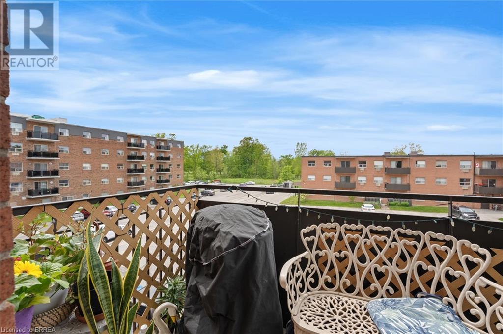Balcony with area for grilling - 485 Thorold Road Unit# 323, Welland, ON - Outdoor With Balcony