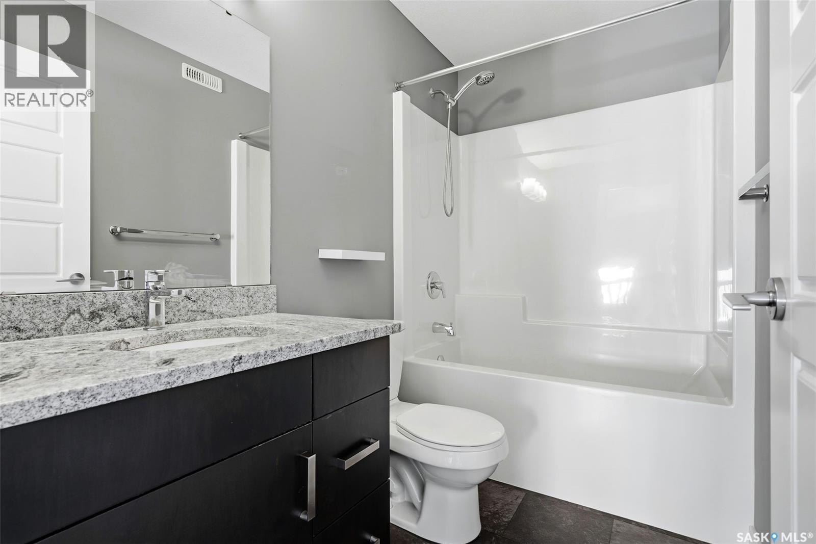 5669 Glide Crescent, Regina, SK - Indoor Photo Showing Bathroom