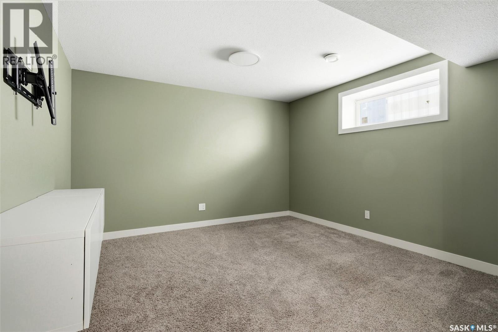 5669 Glide Crescent, Regina, SK - Indoor Photo Showing Other Room