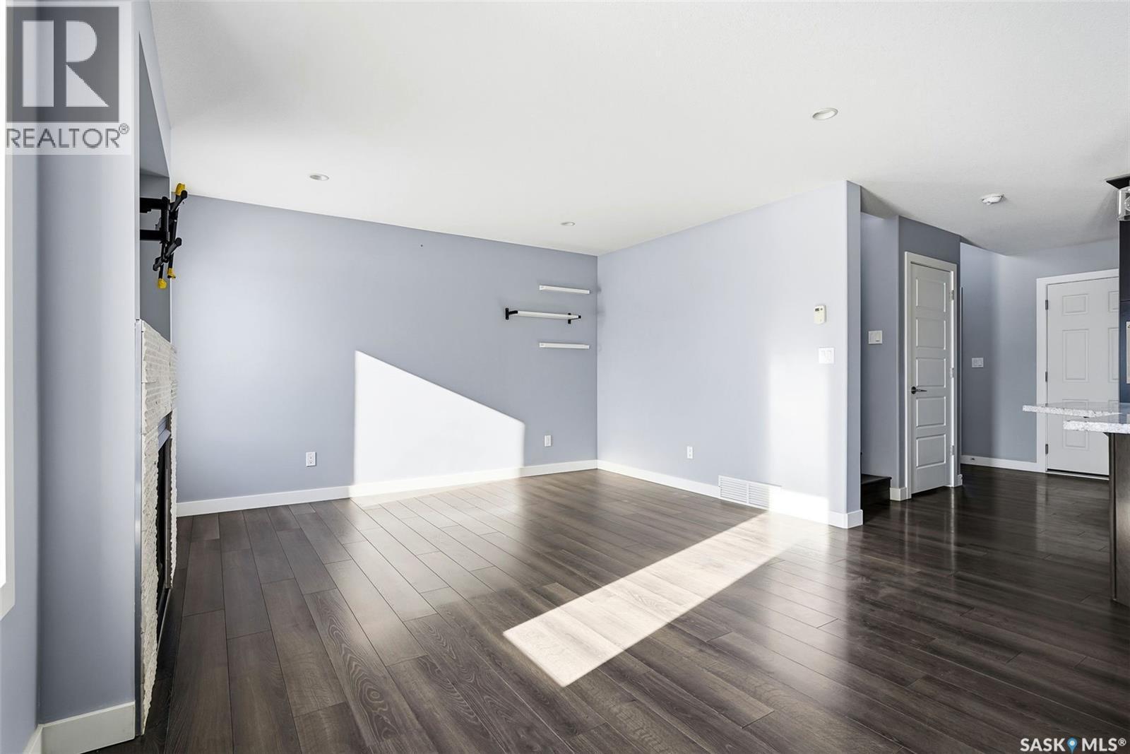 5669 Glide Crescent, Regina, SK - Indoor Photo Showing Other Room