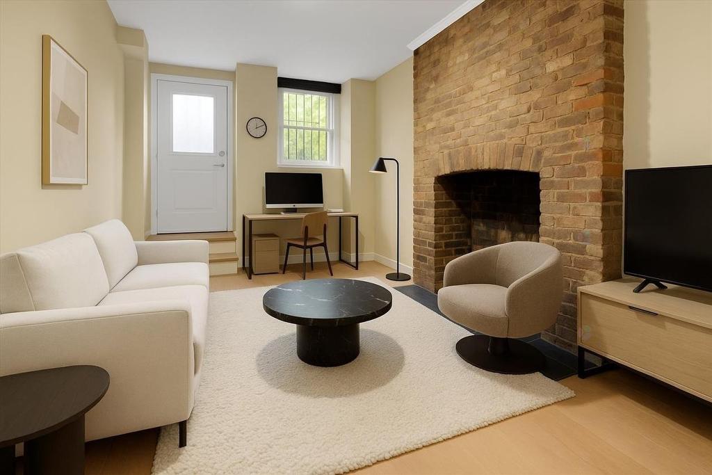 Salon - 1819 Rue Baile, Montréal (Ville-Marie), QC - Indoor Photo Showing Living Room With Fireplace